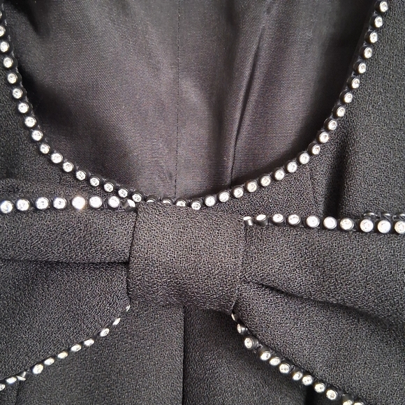 Cach`e Black Jumpsuit With A Scoop Back Outlined With Rhinestones   Size 6 - Picture 14 of 16